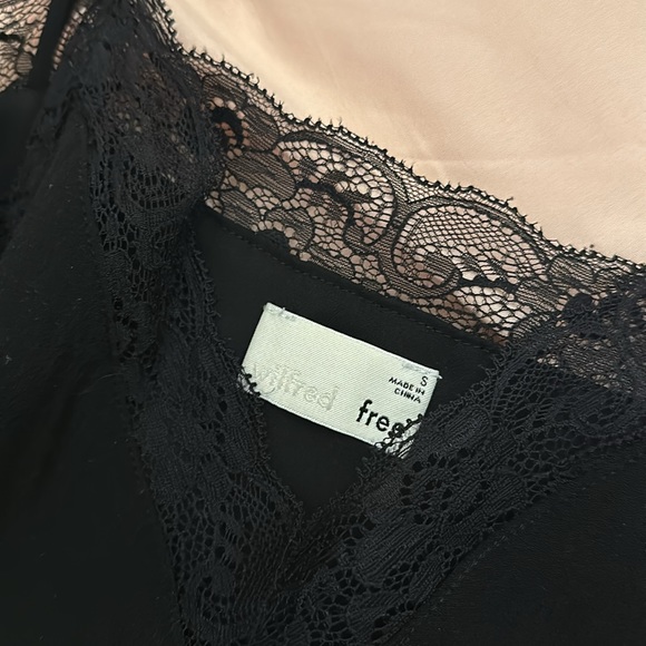 Wilfred Free Lace Crop Top - Picture 2 of 2